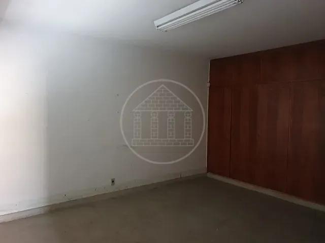 Sobrado com 384m², à venda, no bairro Bela Vista em São Paulo