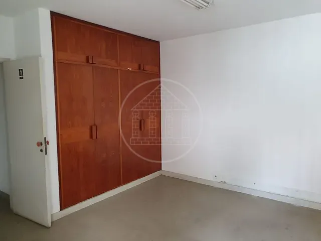 Sobrado com 384m², à venda, no bairro Bela Vista em São Paulo