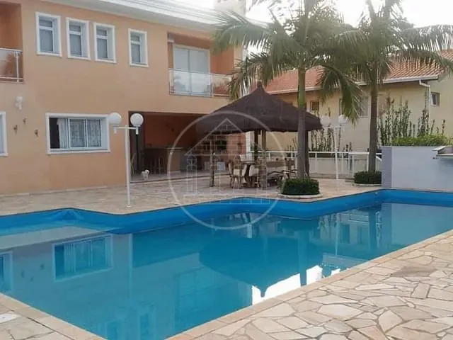Sobrado com 800m² 5 quartos e 4 banheiros, à venda, no bairro Jardim Suely em Atibaia