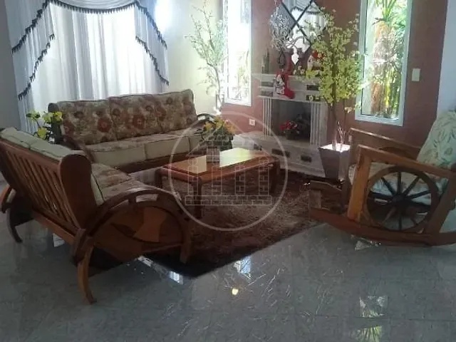 Sobrado com 800m² 5 quartos e 4 banheiros, à venda, no bairro Jardim Suely em Atibaia