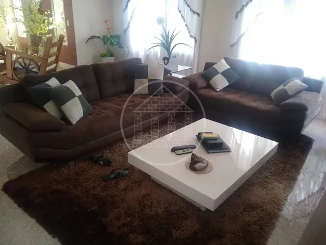 Sobrado com 800m² 5 quartos e 4 banheiros, à venda, no bairro Jardim Suely em Atibaia