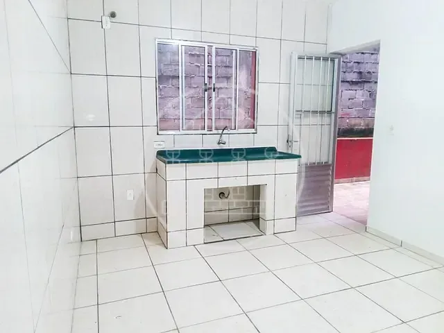 Sobrado com 210m² 4 quartos e 4 banheiros, à venda, no bairro Jardim Shangrilá (Zona Sul) em São Paulo