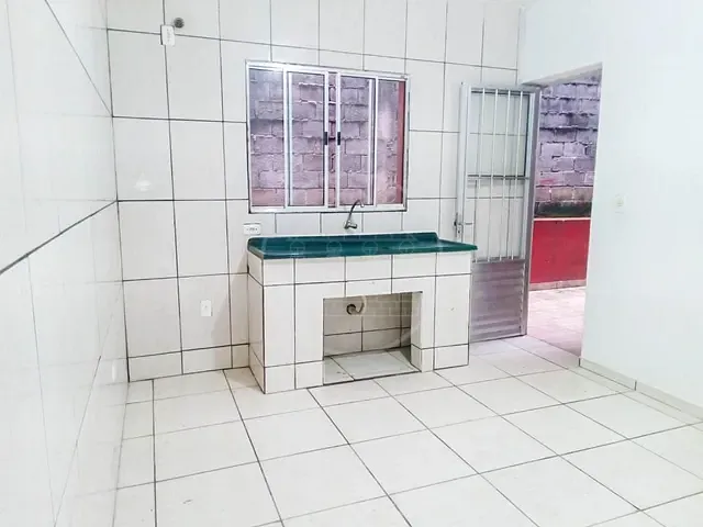 Sobrado com 210m² 4 quartos e 4 banheiros, à venda, no bairro Jardim Shangrilá (Zona Sul) em São Paulo