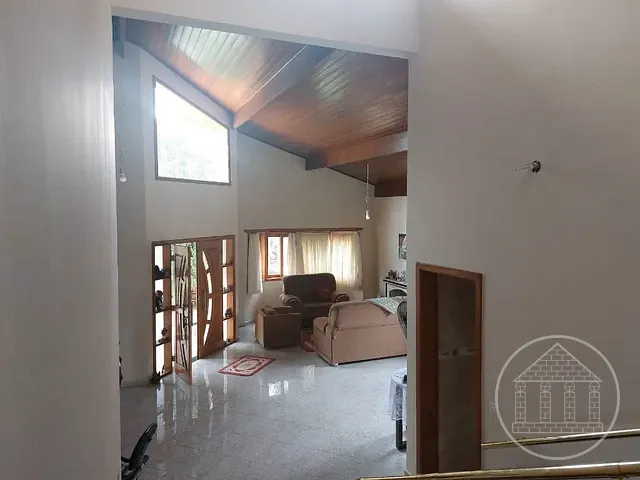 Sobrado com 900m² 3 quartos e 6 banheiros, à venda, no bairro Lagoa Grande em Embu-Guaçu