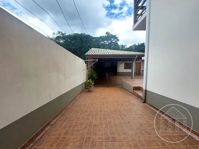 Sobrado com 900m² 3 quartos e 6 banheiros, à venda, no bairro Lagoa Grande em Embu-Guaçu