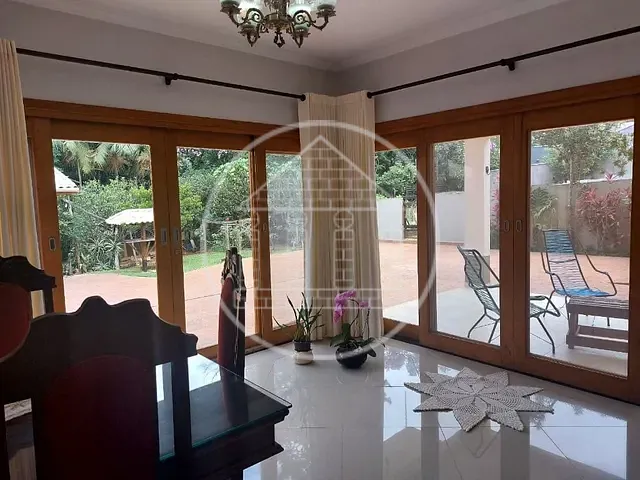 Sobrado com 900m² 3 quartos e 6 banheiros, à venda, no bairro Lagoa Grande em Embu-Guaçu