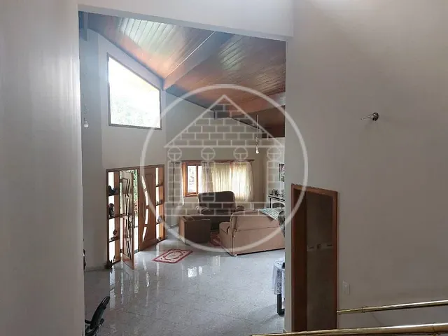 Sobrado com 900m² 3 quartos e 6 banheiros, à venda, no bairro Lagoa Grande em Embu-Guaçu