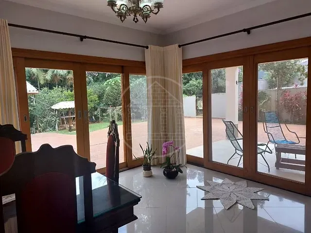 Sobrado com 900m² 3 quartos e 6 banheiros, à venda, no bairro Lagoa Grande em Embu-Guaçu