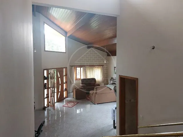 Sobrado com 900m² 3 quartos e 6 banheiros, à venda, no bairro Lagoa Grande em Embu-Guaçu