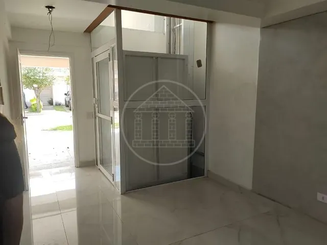 Sobrado com 220m² 4 quartos e 5 banheiros, à venda, no bairro Jardim São Nicolau em São Paulo