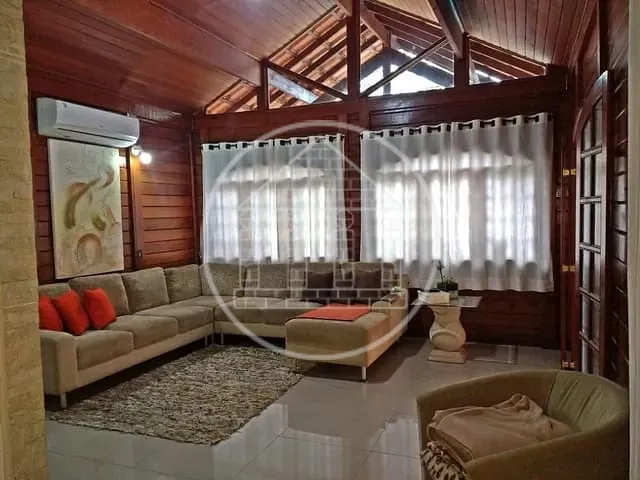 Sobrado com 444m² 3 quartos e 2 banheiros, à venda, no bairro Chácara Meyer em São Paulo