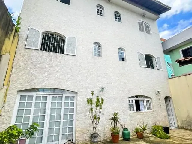 Sobrado com 250m² 3 quartos e 4 banheiros, à venda, no bairro Jardim das Imbuias em São Paulo