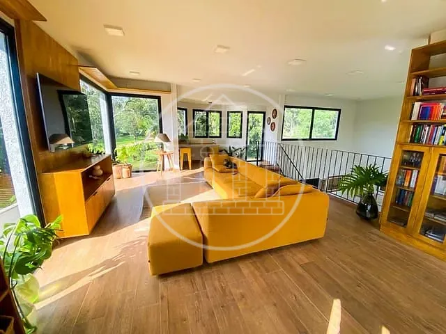 Sobrado com 550m² 3 quartos e 1 banheiro, à venda, no bairro Jardim das Palmeiras (Zona Sul) em São Paulo