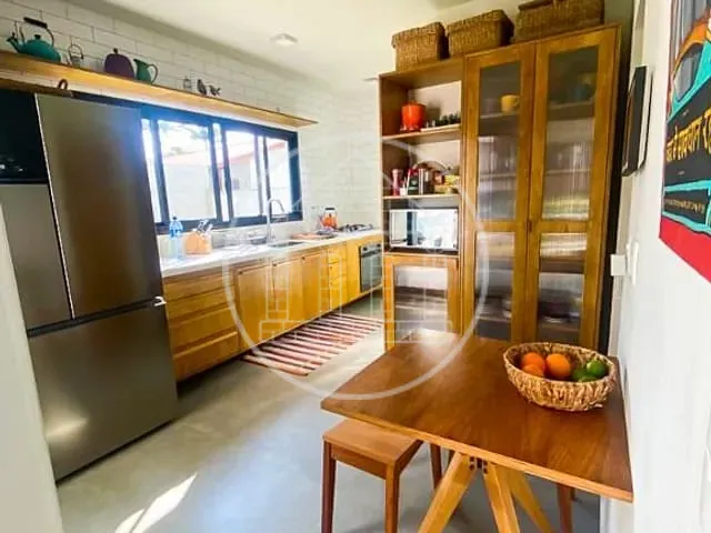 Sobrado com 550m² 3 quartos e 1 banheiro, à venda, no bairro Jardim das Palmeiras (Zona Sul) em São Paulo