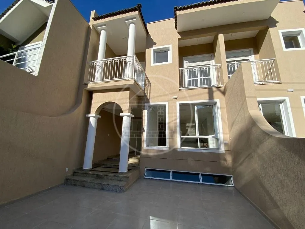 Sobrado, 3 quartos, 229 m² - Foto 1