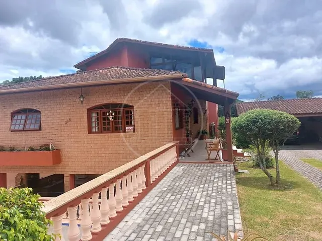 Sobrado com 800m² 5 quartos e 4 banheiros, à venda, no bairro Lagoa Grande em Embu-Guaçu