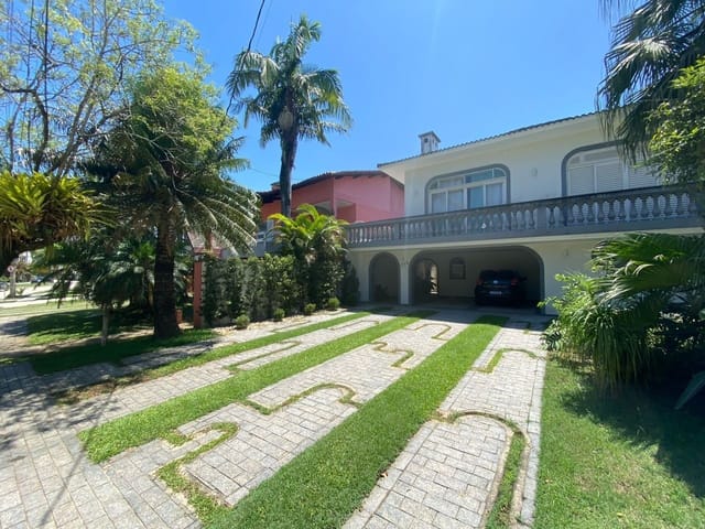 Foto do Sobrado - Casa 4 Suítes na Riviera de São Lourenço - 492m² com Piscina em Condomínio Fechado | Imobiliária Xavier e Brito