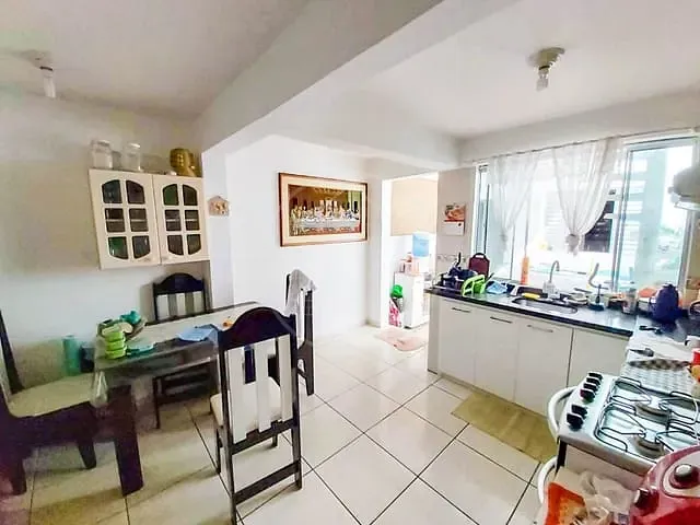 Sobrado com 232700m² 3 quartos e 2 banheiros, à venda, no bairro Jardim dos Manacás em São Paulo