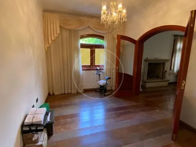Sobrado com 468m² 5 quartos e 8 banheiros, à venda ou para alugar, no bairro Interlagos em São Paulo