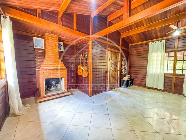 Sobrado com 800m² 5 quartos e 4 banheiros, à venda, no bairro Fazenda da Ilha em Embu-Guaçu
