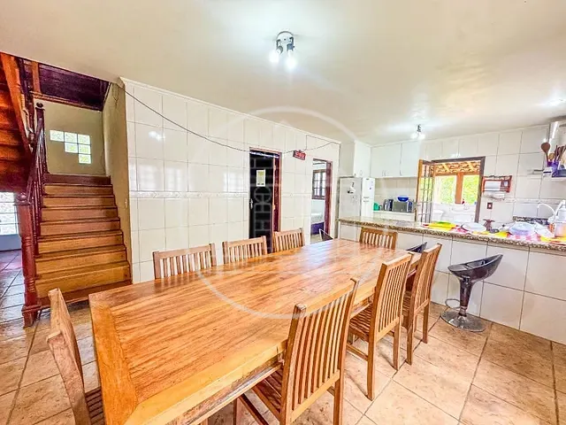 Sobrado com 800m² 5 quartos e 4 banheiros, à venda, no bairro Fazenda da Ilha em Embu-Guaçu