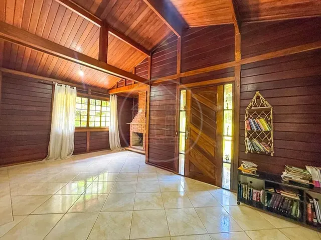 Sobrado com 800m² 5 quartos e 4 banheiros, à venda, no bairro Fazenda da Ilha em Embu-Guaçu
