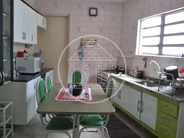Sobrado com 324m² 6 quartos e 6 banheiros, à venda, no bairro Jardim Maria Luiza em São Paulo