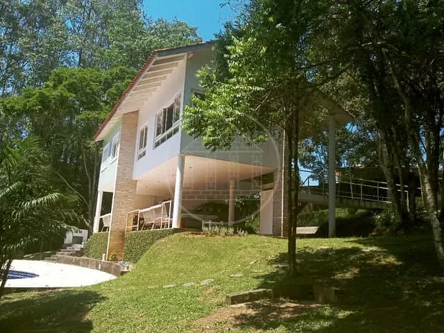 Sobrado com 1560m² 3 quartos e 3 banheiros, à venda, no bairro Lagoa Grande em Embu-Guaçu