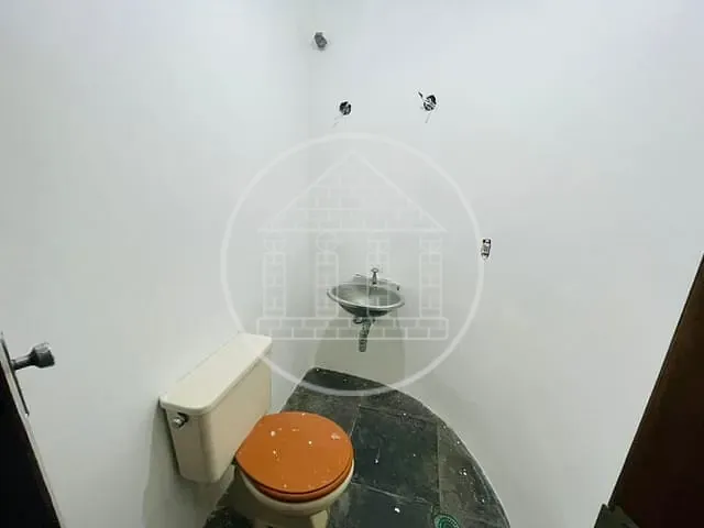 Sobrado com 242m² 3 quartos e 4 banheiros, à venda, no bairro Vila Friburgo em São Paulo