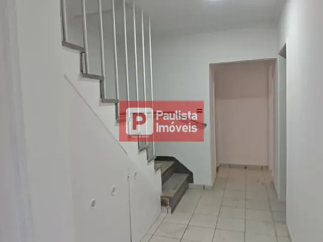 Sobrado com 175m², para alugar, no bairro Campo Belo em São Paulo