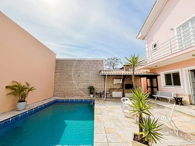 Sobrado com 450m² 4 quartos e 5 banheiros, para alugar, no bairro Interlagos em São Paulo