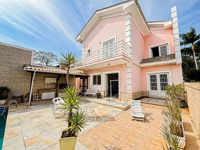 Sobrado com 450m² 4 quartos e 5 banheiros, para alugar, no bairro Interlagos em São Paulo