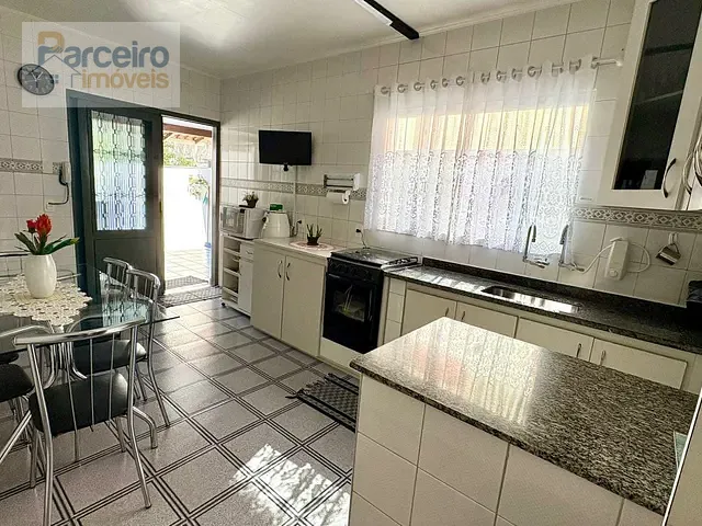 Sobrado com 200m² 4 quartos e 3 banheiros, à venda, no bairro Jardim Danfer em São Paulo
