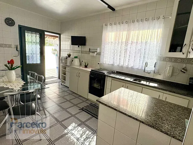 Sobrado com 200m² 4 quartos e 3 banheiros, à venda, no bairro Jardim Danfer em São Paulo