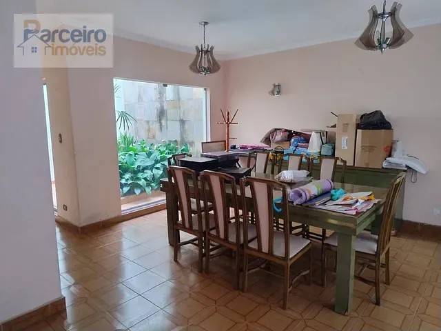 Sobrado com 300m² 4 quartos e 2 banheiros, à venda ou para alugar, no bairro Vila Carrão em São Paulo