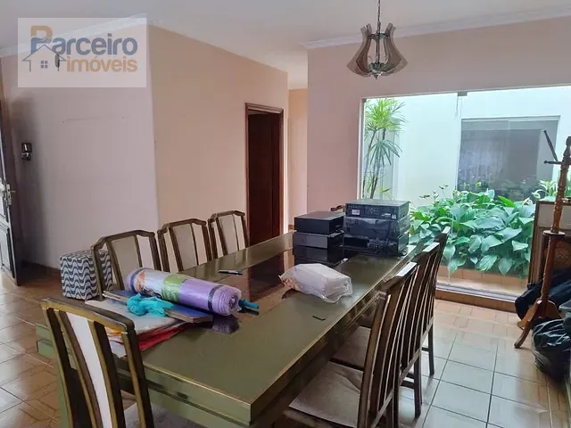 Sobrado com 300m² 4 quartos e 2 banheiros, à venda ou para alugar, no bairro Vila Carrão em São Paulo