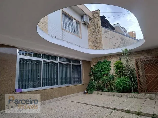 Sobrado com 300m² 4 quartos e 2 banheiros, à venda ou para alugar, no bairro Vila Carrão em São Paulo