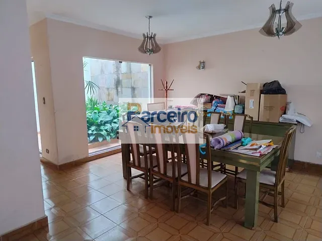 Sobrado com 300m² 4 quartos e 2 banheiros, à venda ou para alugar, no bairro Vila Carrão em São Paulo