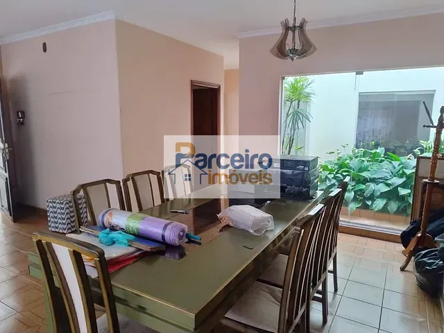 Sobrado com 300m² 4 quartos e 2 banheiros, à venda ou para alugar, no bairro Vila Carrão em São Paulo