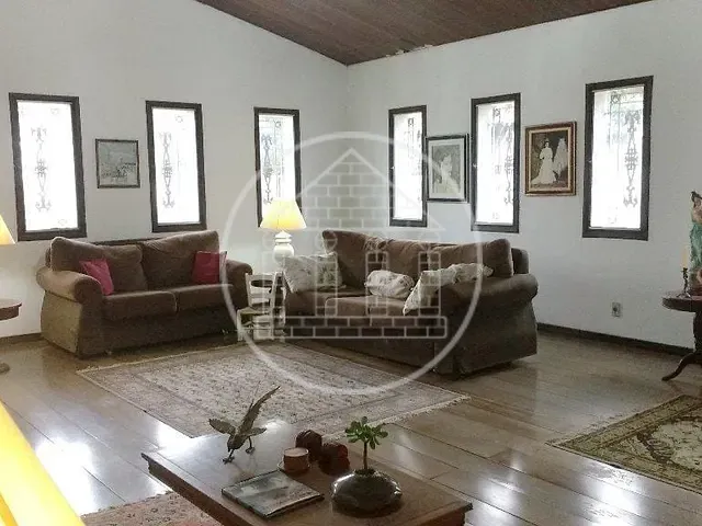 Sobrado com 696m² 4 quartos e 3 banheiros, à venda, no bairro Interlagos em São Paulo
