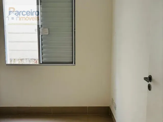 Sobrado 3 quartos e 2 banheiros, à venda, no bairro Chácara Tropical (Caucaia do Alto) em Cotia