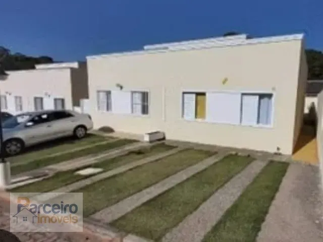 Sobrado 3 quartos e 2 banheiros, à venda, no bairro Chácara Tropical (Caucaia do Alto) em Cotia
