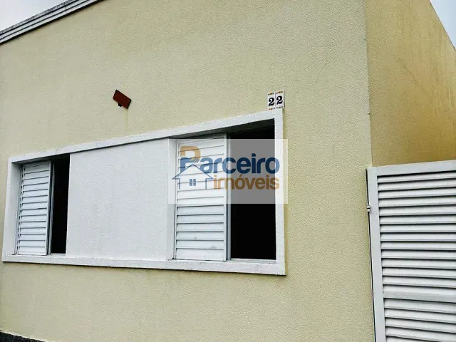 Sobrado 3 quartos e 2 banheiros, à venda, no bairro Chácara Tropical (Caucaia do Alto) em Cotia
