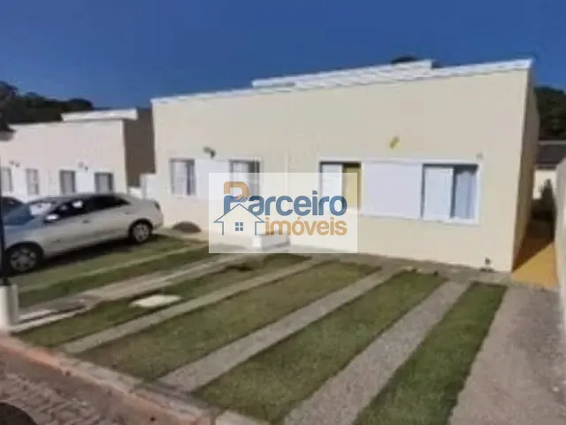 Sobrado 3 quartos e 2 banheiros, à venda, no bairro Chácara Tropical (Caucaia do Alto) em Cotia