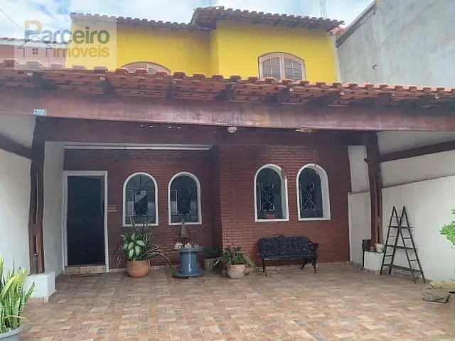 Sobrado 3 quartos e 2 banheiros, à venda, no bairro Vila Jacuí em São Paulo