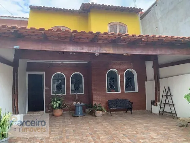 Sobrado 3 quartos e 2 banheiros, à venda, no bairro Vila Jacuí em São Paulo