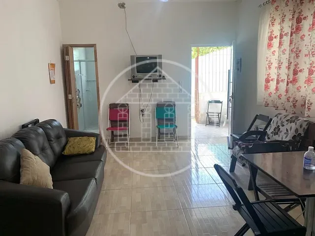 Sobrado com 125m² 2 quartos e 2 banheiros, à venda, no bairro Jardim Marambá em Itanhaém
