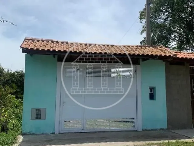 Sobrado com 125m² 2 quartos e 2 banheiros, à venda, no bairro Jardim Marambá em Itanhaém