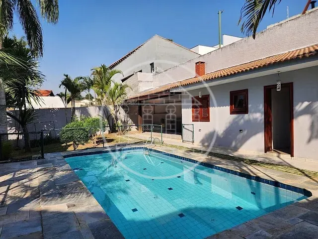 Sobrado com 700m² 4 quartos e 6 banheiros, à venda, no bairro Interlagos em São Paulo