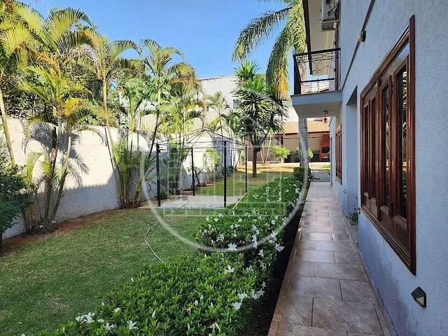 Sobrado com 700m² 4 quartos e 6 banheiros, à venda, no bairro Interlagos em São Paulo